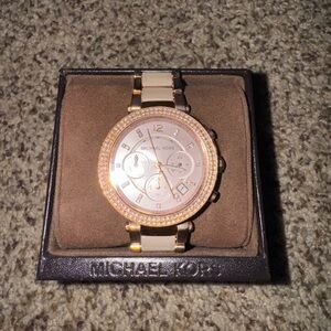 Michael Kors rose gold watch